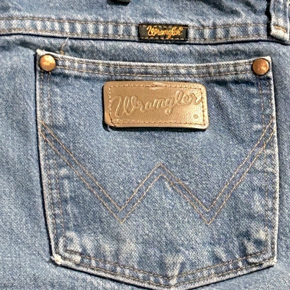 Vintage 90's Distressed Wrangler Cowboy Cut Dad Jeans Size 35 x 32 - Picture 4 of 6